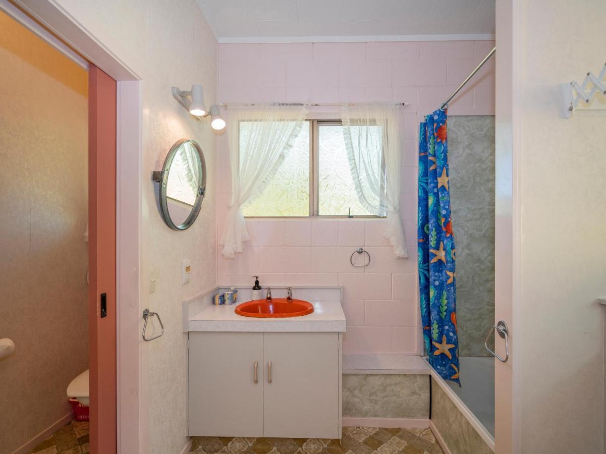 Cosy At Cooks - Cooks Beach Downstairs Unit מראה חיצוני תמונה