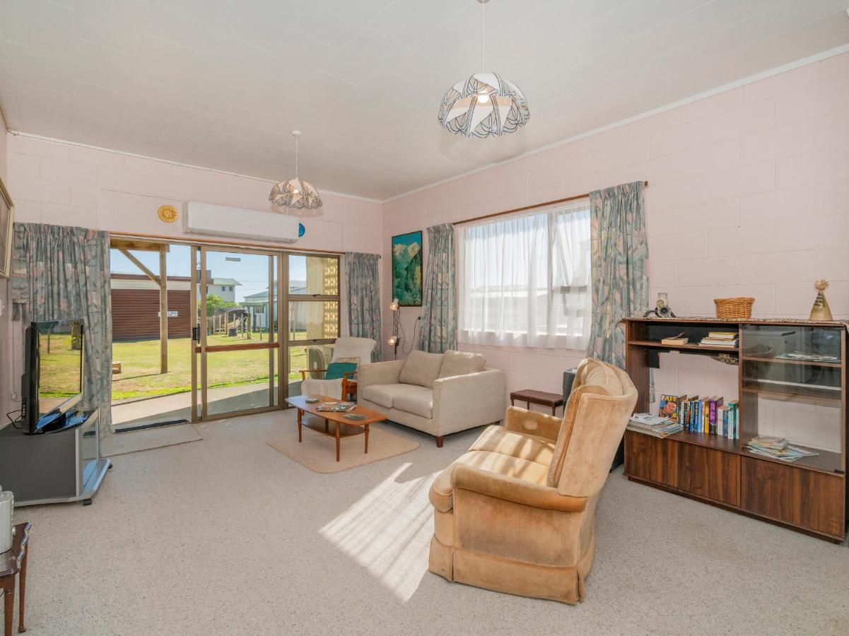 Cosy At Cooks - Cooks Beach Downstairs Unit מראה חיצוני תמונה
