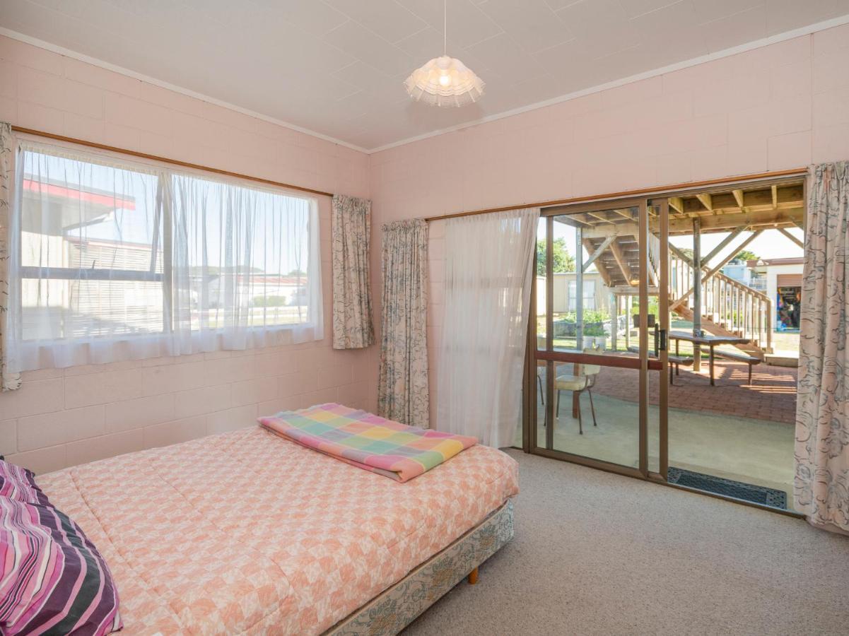 Cosy At Cooks - Cooks Beach Downstairs Unit מראה חיצוני תמונה